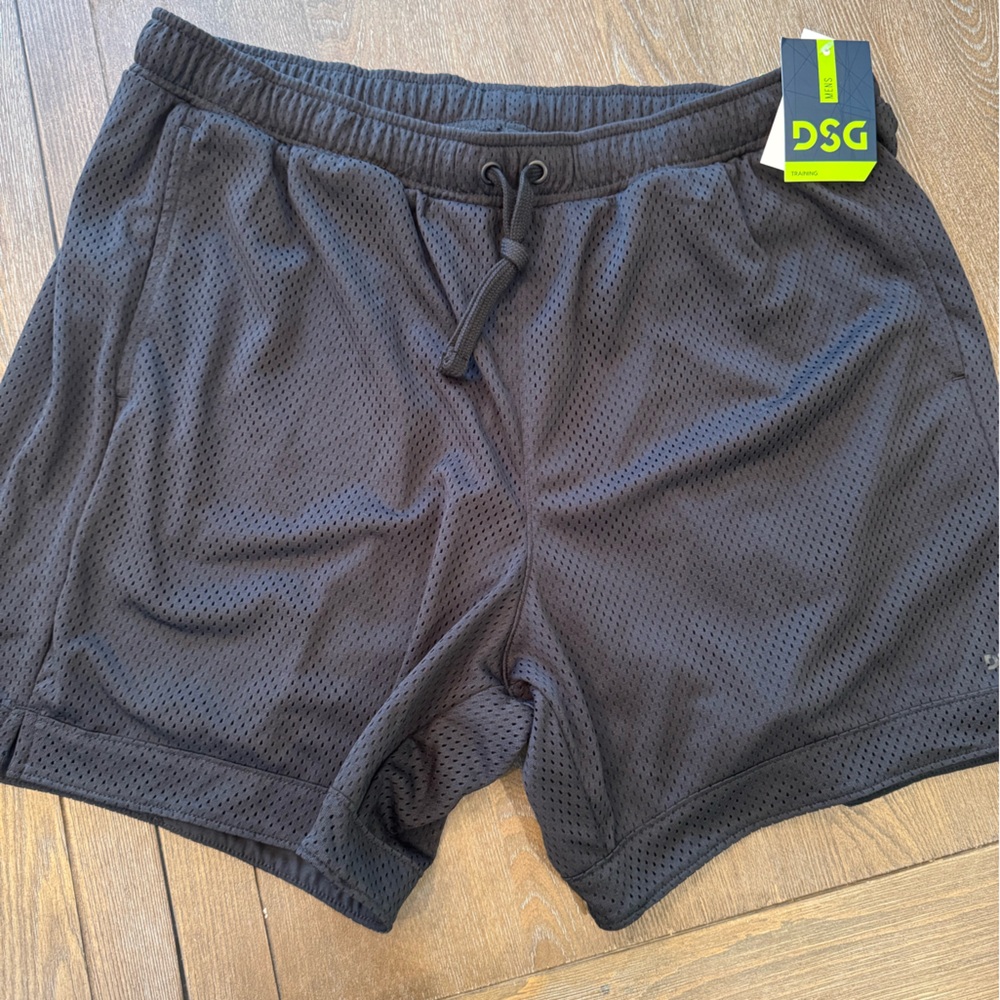 DSG Men's Black Mesh  Athletic Shorts.  Medium